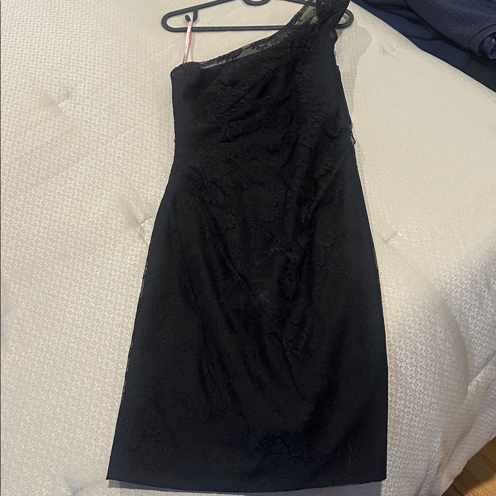 Monique Lhuillier Elegant Black One-Shoulder Dress